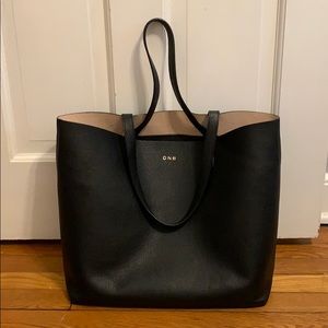 Cuyana Black Leather Structured Tote